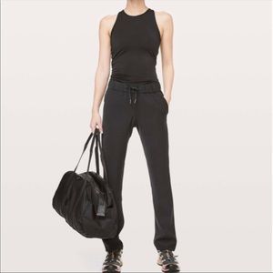 Lululemon On The Fly Woven Full Length Pants 31” in Black